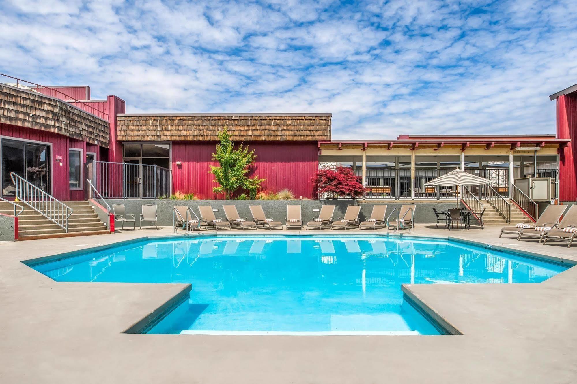 Red Lion Hotel Kennewick Columbia Center Exterior foto